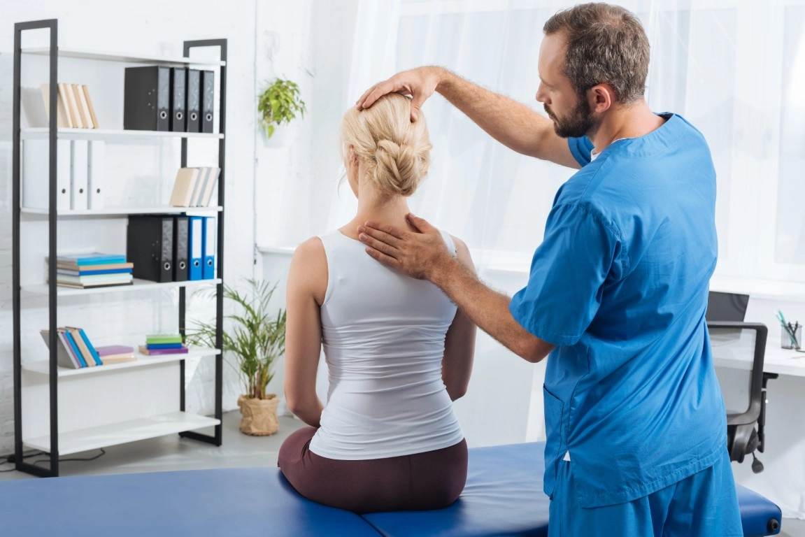 Osteopath vs. Chiropractor: Which Is Right for Me?