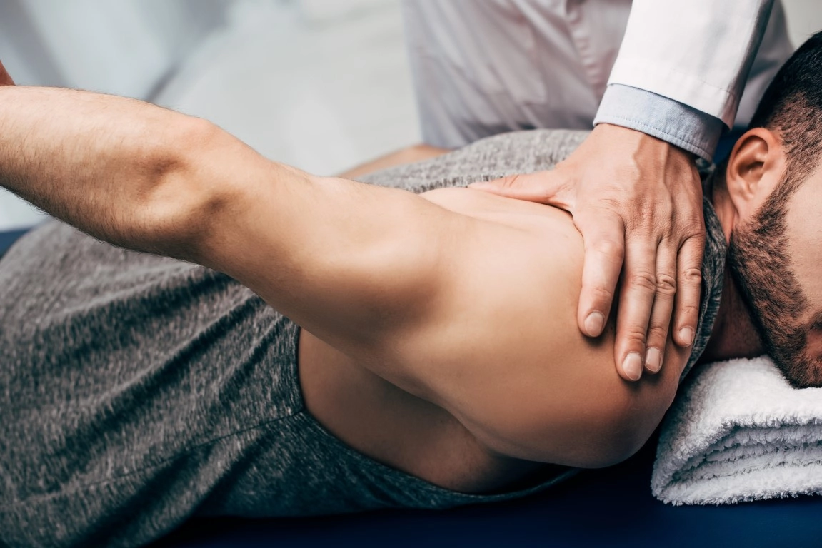 Osteopath vs. Chiropractor: Which Is Right for Me?